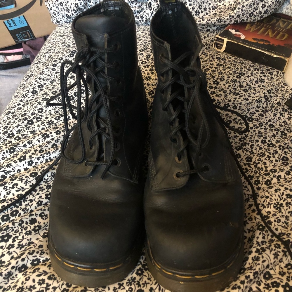 Dr. Marten Airwair Boots